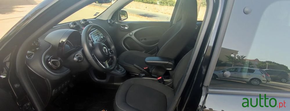 2019' Smart Forfour Electric Drive Passion photo #5