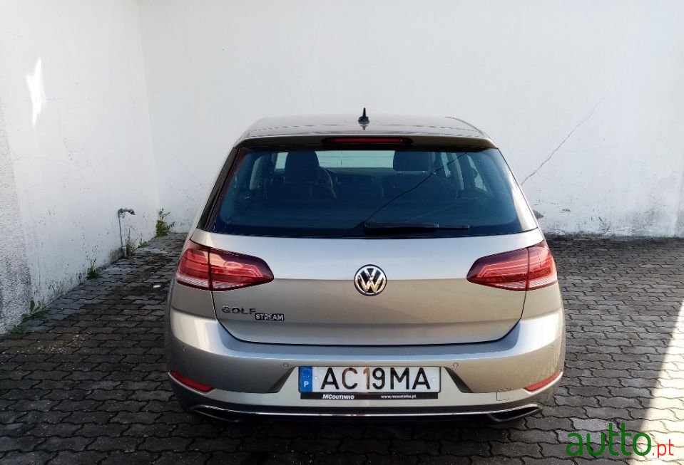 2020' Volkswagen Golf photo #5