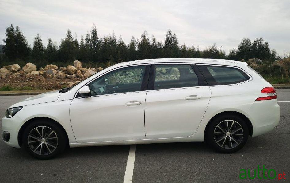 2015' Peugeot 308 Sw photo #3