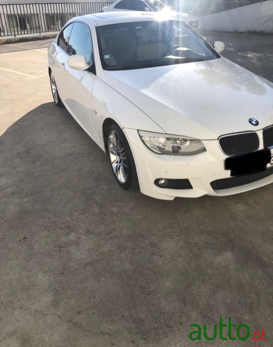 2010' BMW 320 photo #2