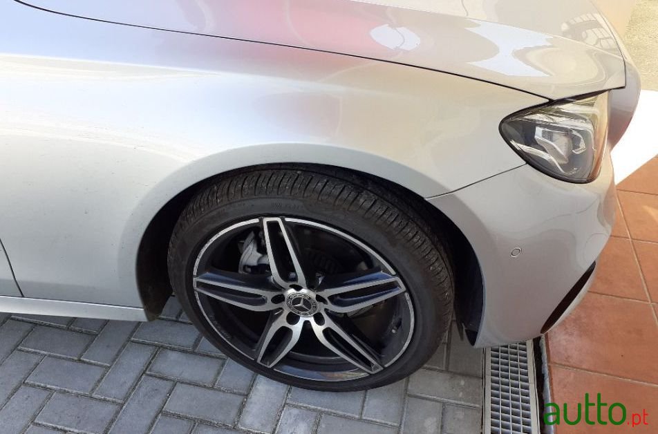 2017' Mercedes-Benz E-220 Ver-D-Amg photo #2