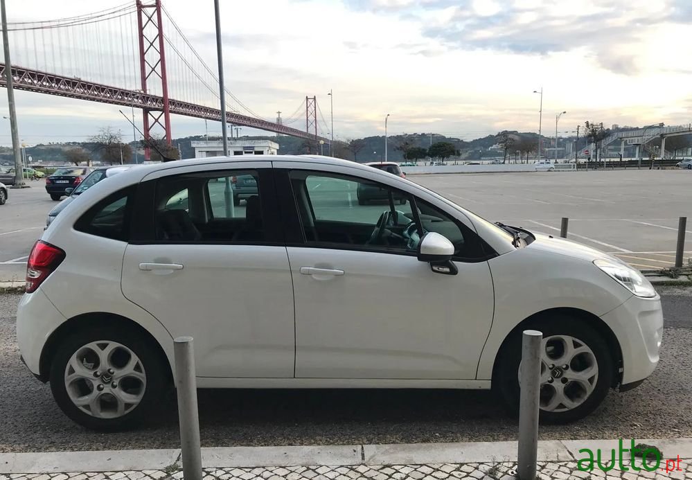 2010' Citroen C3 photo #3