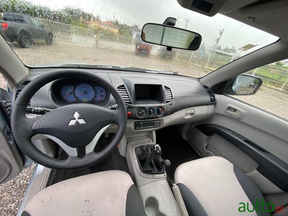 2007' Mitsubishi L200 4x4 motor 2.5 DID photo #2