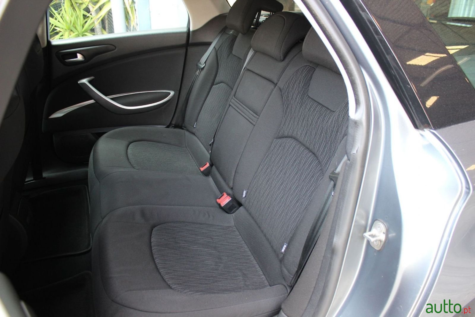 2011' Citroen C5 Tourer photo #4