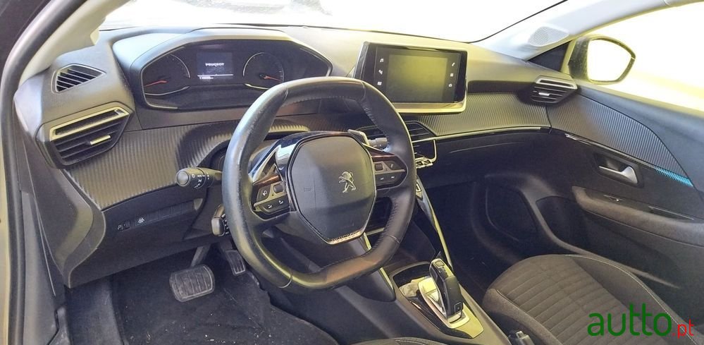 2021' Peugeot 208 1.2 Puretech photo #5