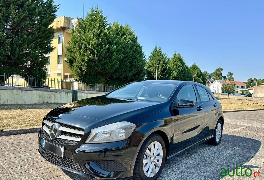 2013' Mercedes-Benz Classe A photo #2
