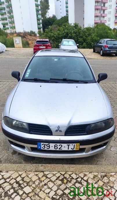 2002' Mitsubishi Carisma photo #1