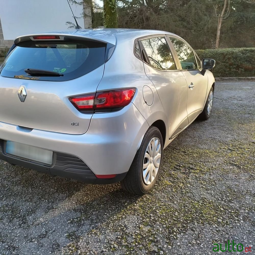 2013' Renault Clio photo #3