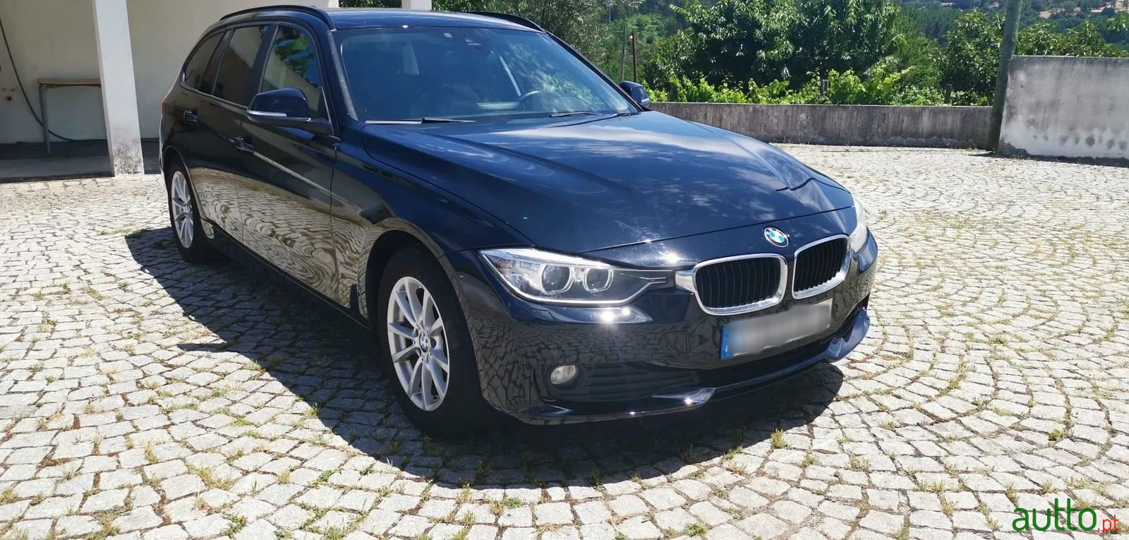 2014' BMW 320 photo #1