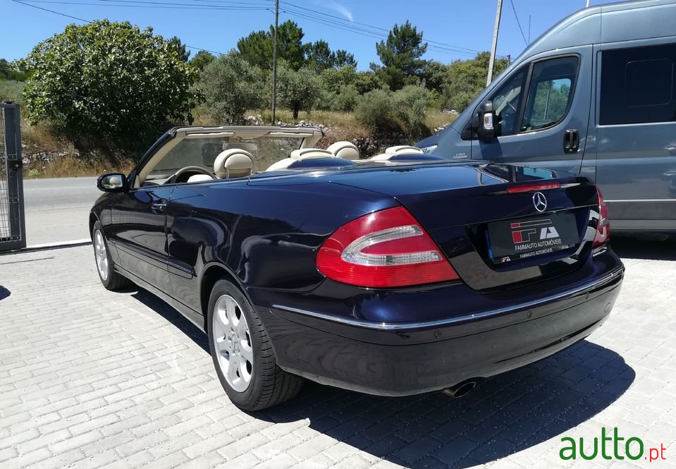 2004' Mercedes-Benz Clk-200 photo #5