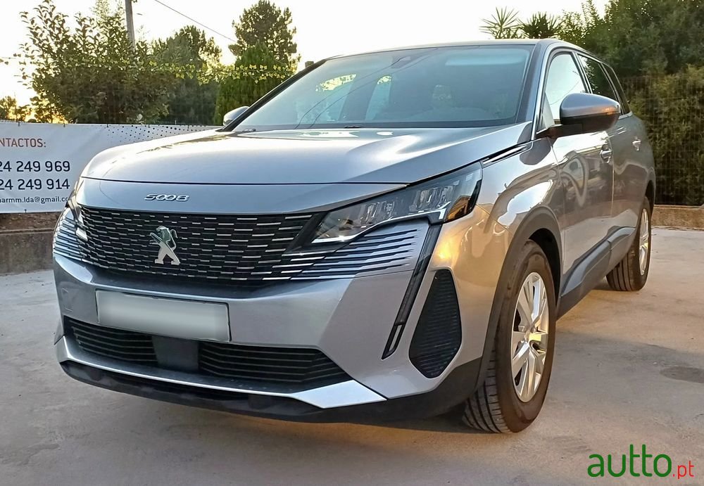 2021' Peugeot 5008 photo #1