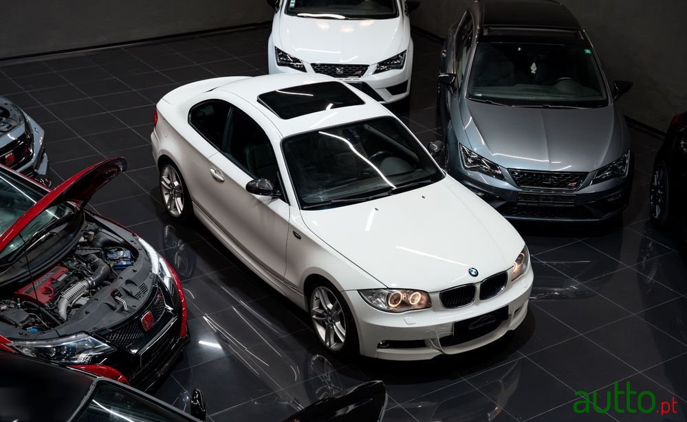 2010' BMW Série 1 D photo #1