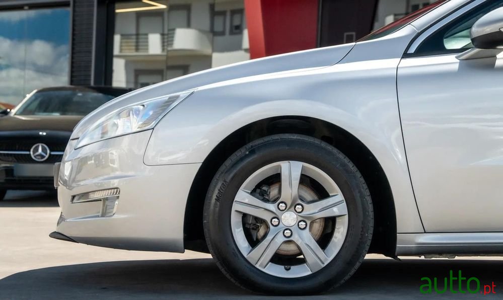 2011' Peugeot 508 Sw photo #5