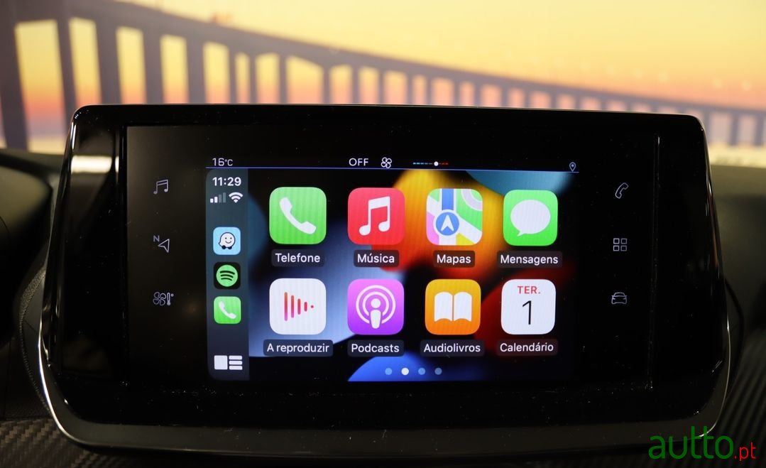 2021' Peugeot 208 photo #2