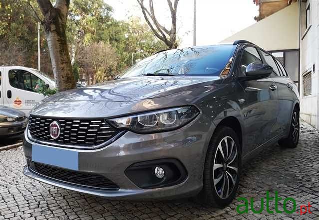 2020' Fiat Tipo Station Wagon photo #3