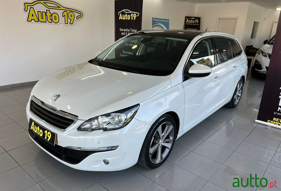 2014' Peugeot 308 Sw photo #2