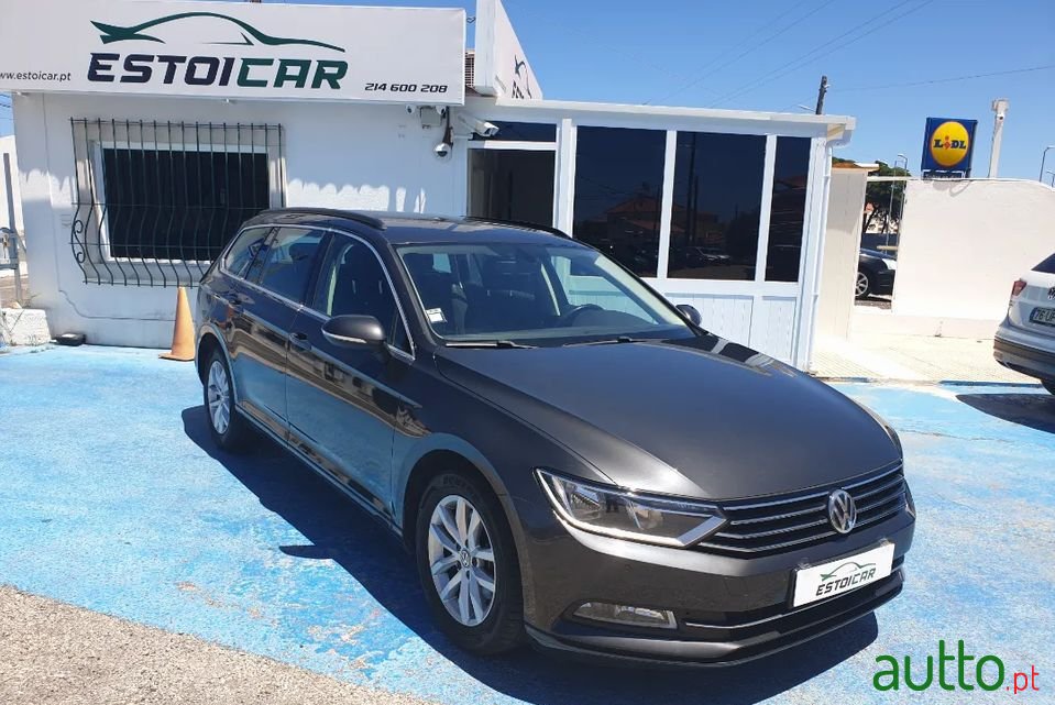 2018' Volkswagen Passat photo #1