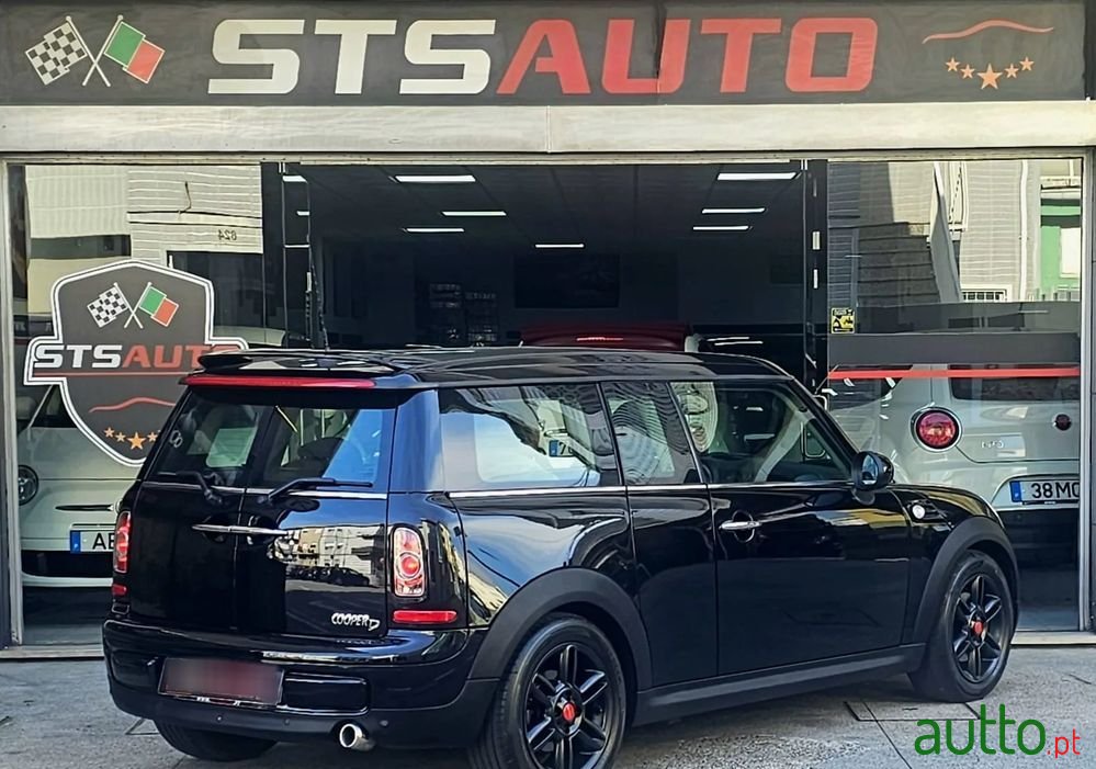 2011' MINI Clubman Cooper D photo #3