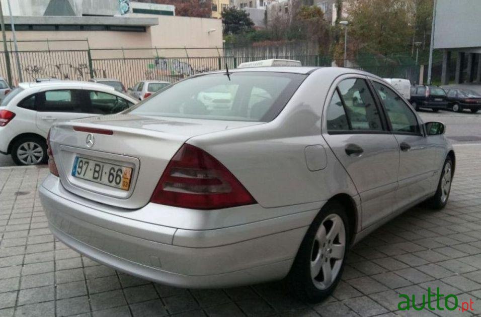 2001' Mercedes-Benz C-220 photo #2