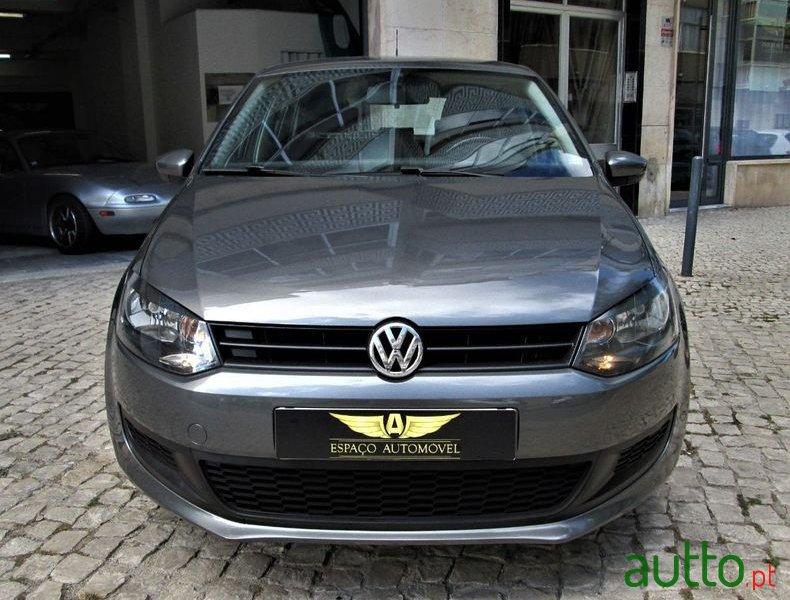2012' Volkswagen Polo Confortline photo #3