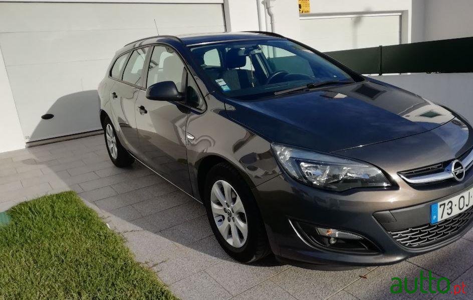 2014' Opel Astra Sports Tourer photo #1
