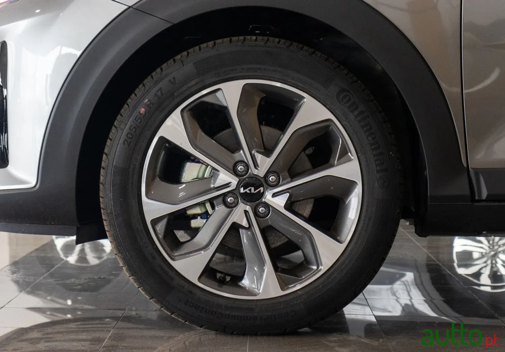 2024' Kia Stonic 1.2 Dynamic photo #5