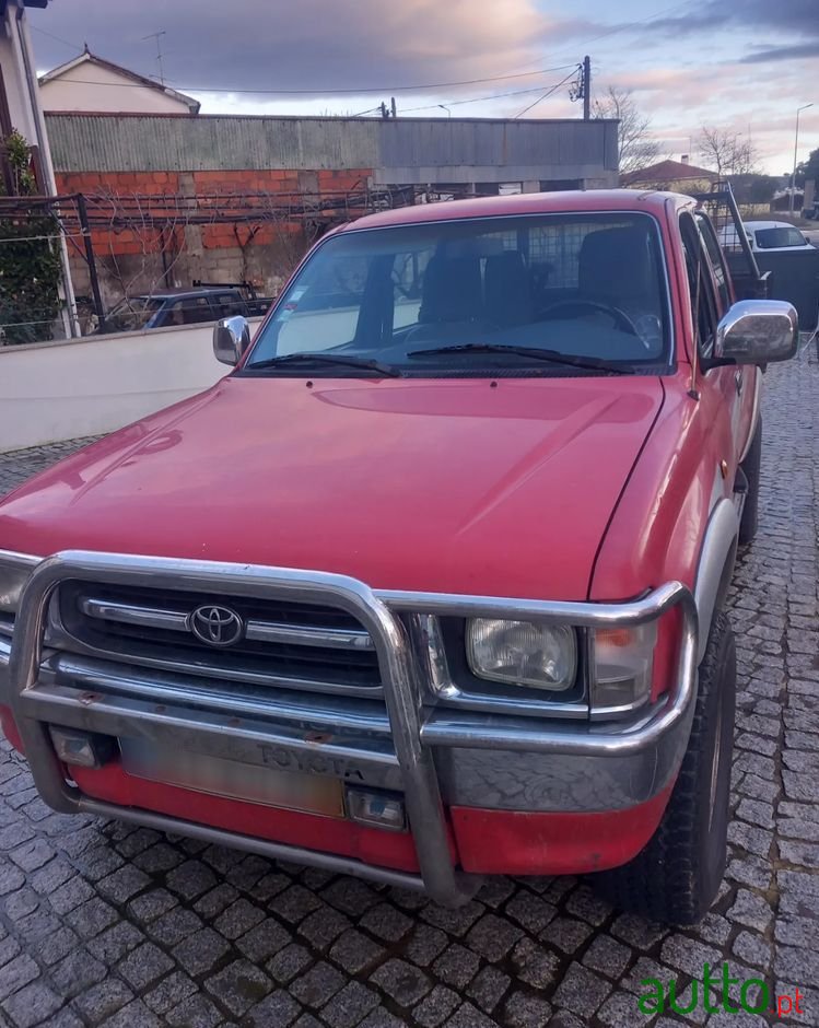 1998' Toyota Hilux photo #2