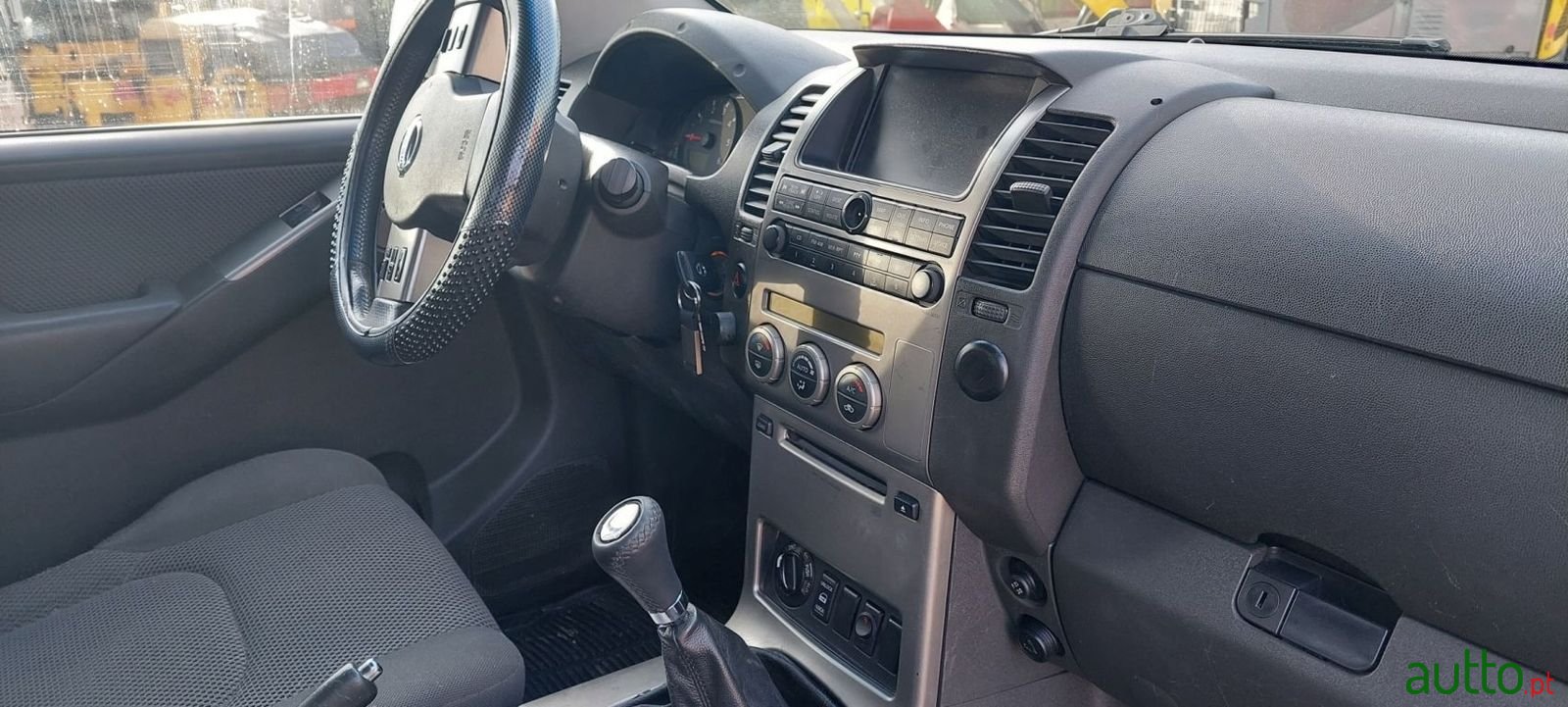 2006' Nissan Navara photo #2