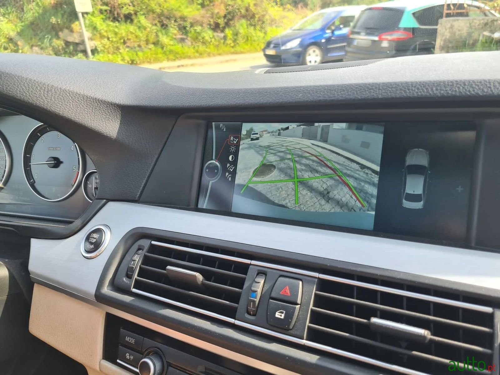 2011' BMW 535 photo #6