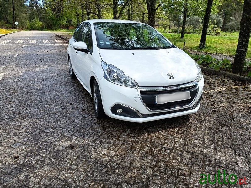 2018' Peugeot 208 Puretech photo #5