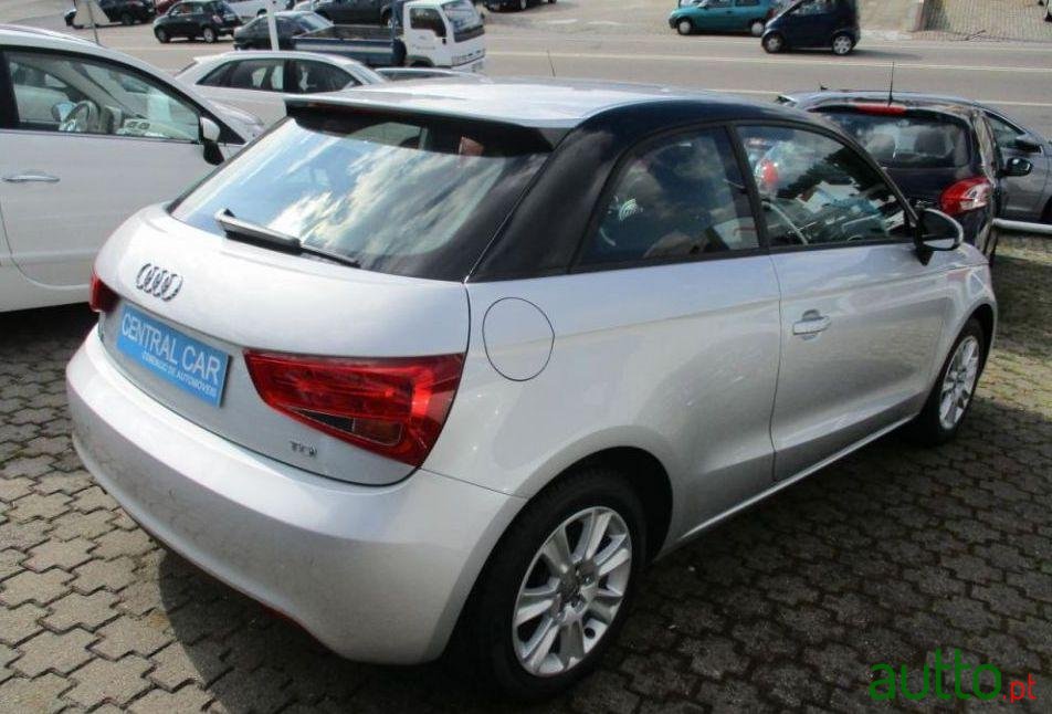 2013' Audi A1 1.6 Tdi Sport photo #2