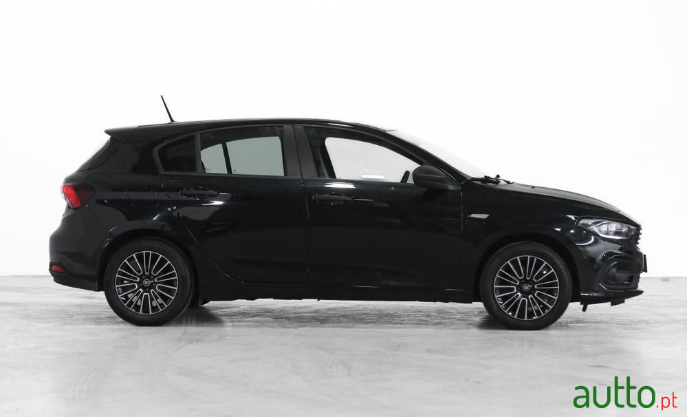 2022' Fiat Tipo photo #2