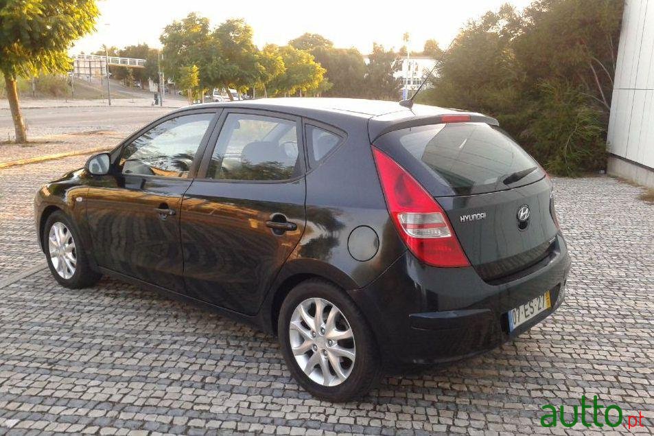 2007' Hyundai I30 1.6 Crdi Confort photo #1