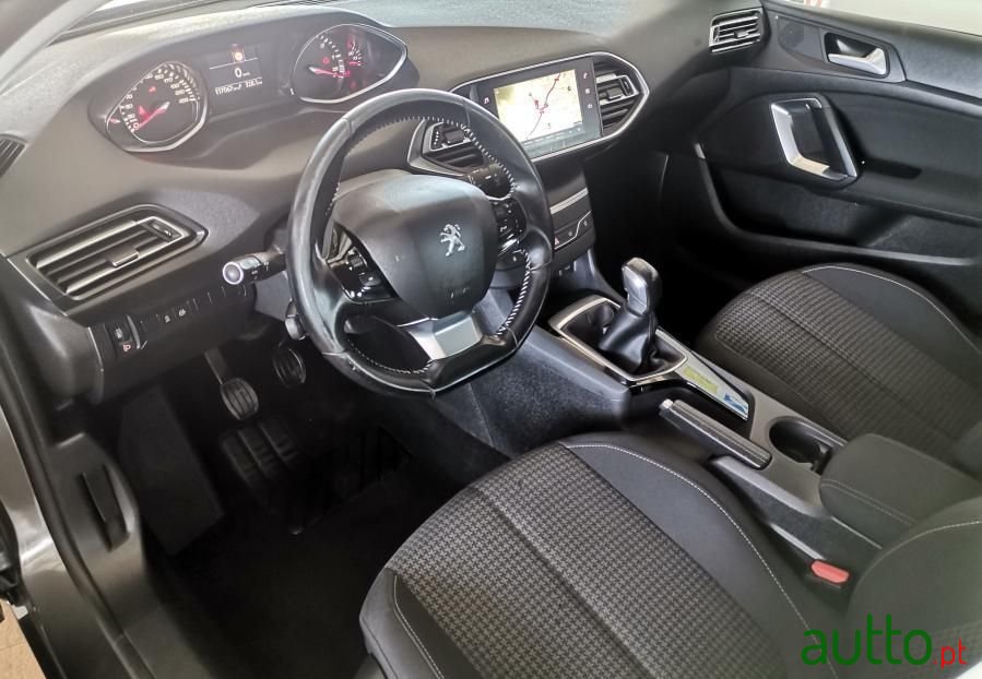 2018' Peugeot 308 Sw photo #5