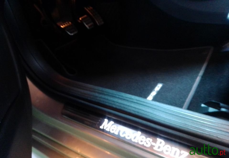 2017' Mercedes-Benz Cla-180 photo #2