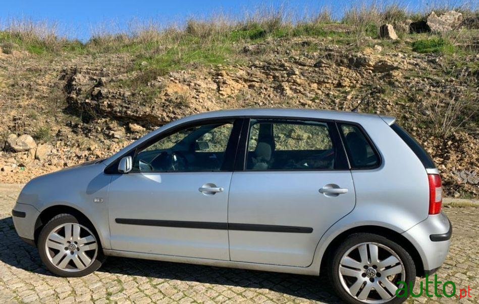 2002' Volkswagen Polo photo #3