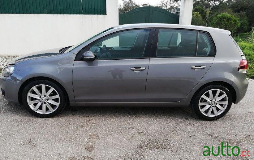 2010' Volkswagen Golf photo #3