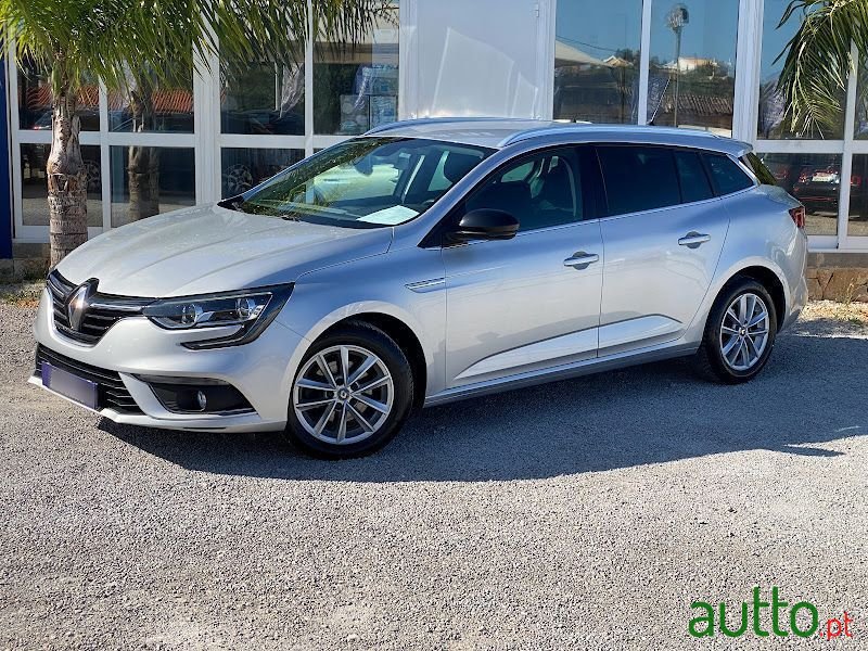 2018' Renault Megane Sport Tourer photo #3