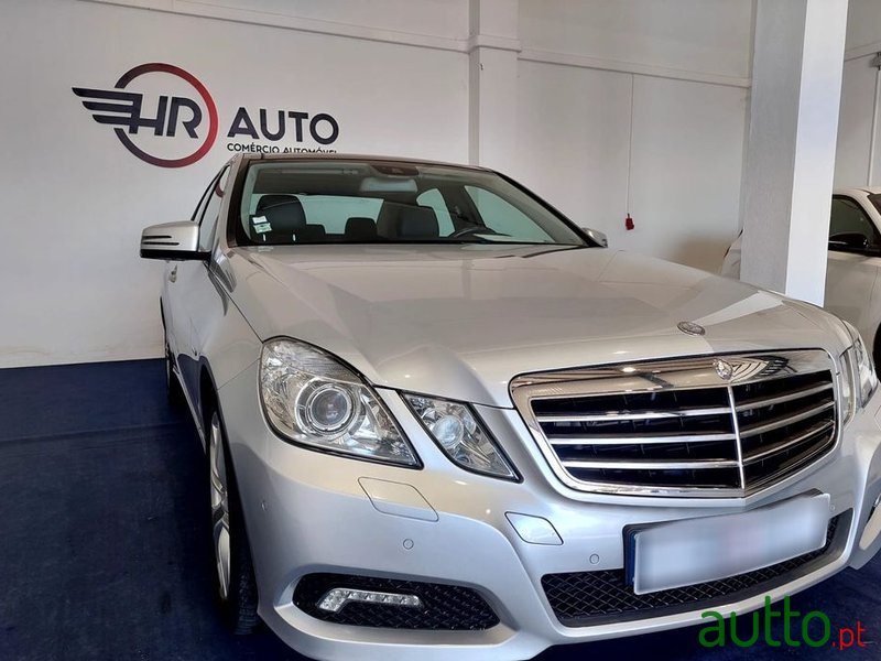 2010' Mercedes-Benz Classe E photo #4