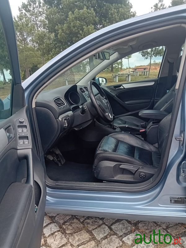 2010' Volkswagen Golf photo #5