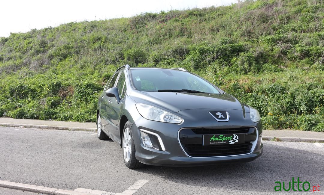 2012' Peugeot 308 Sw photo #5