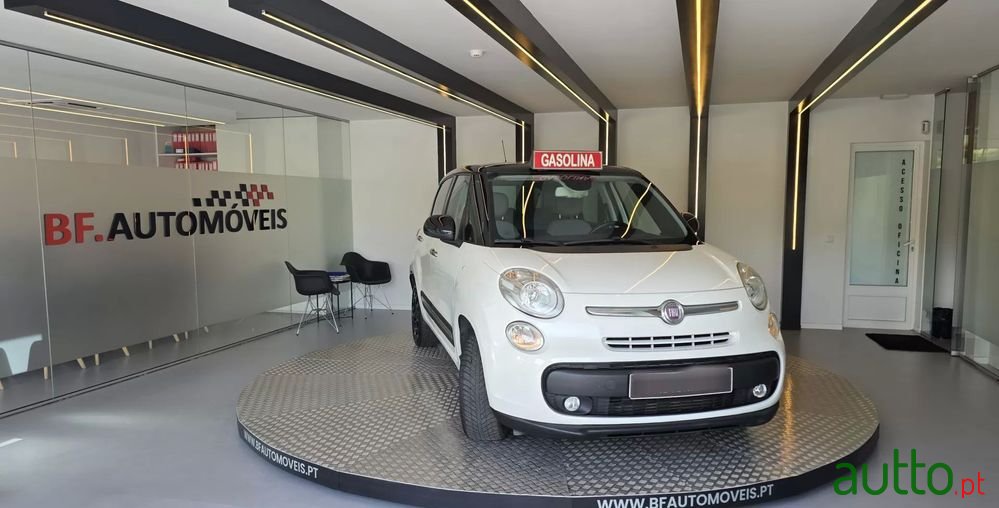 2013' Fiat 500L photo #6