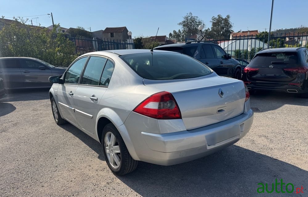 2005' Renault Megane photo #3