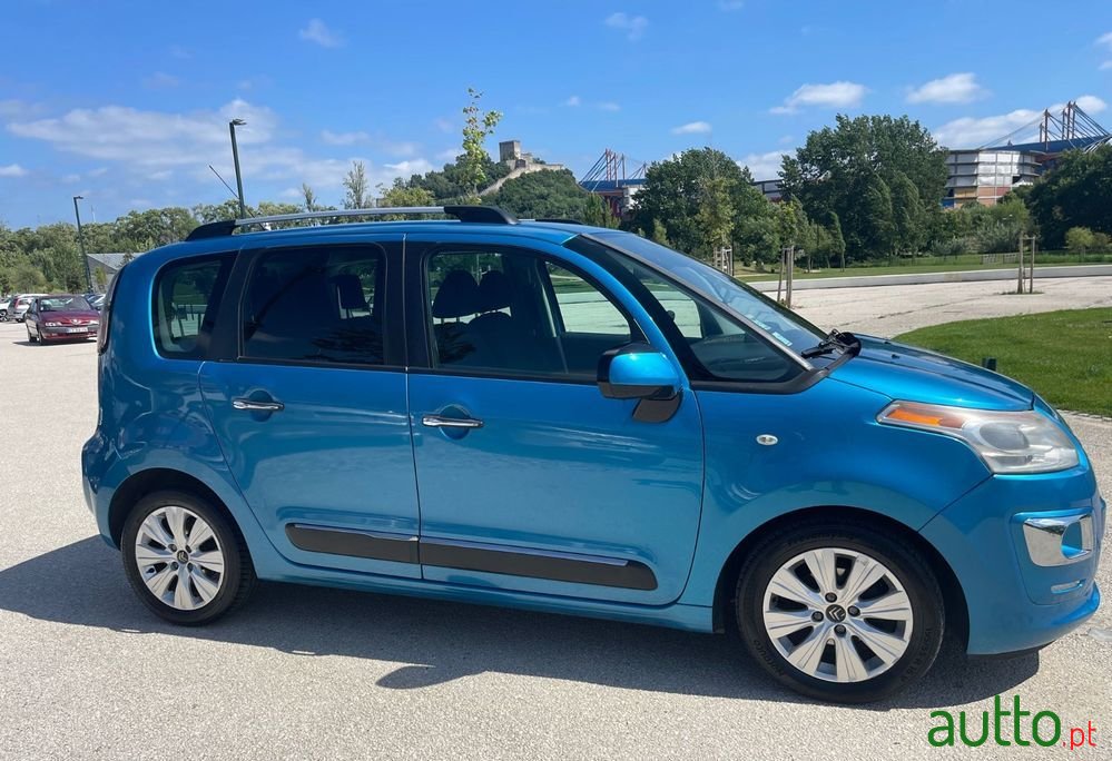 2013' Citroen C3 Picasso photo #2