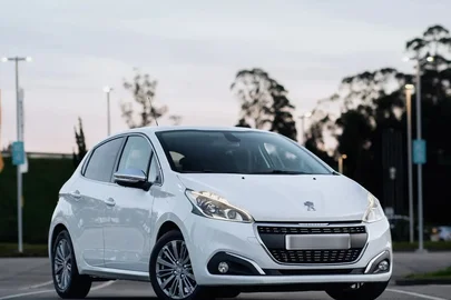 2015' Peugeot 208 1.6 Bluehdi Allure