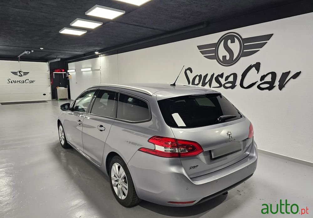 2019' Peugeot 308 Sw photo #2