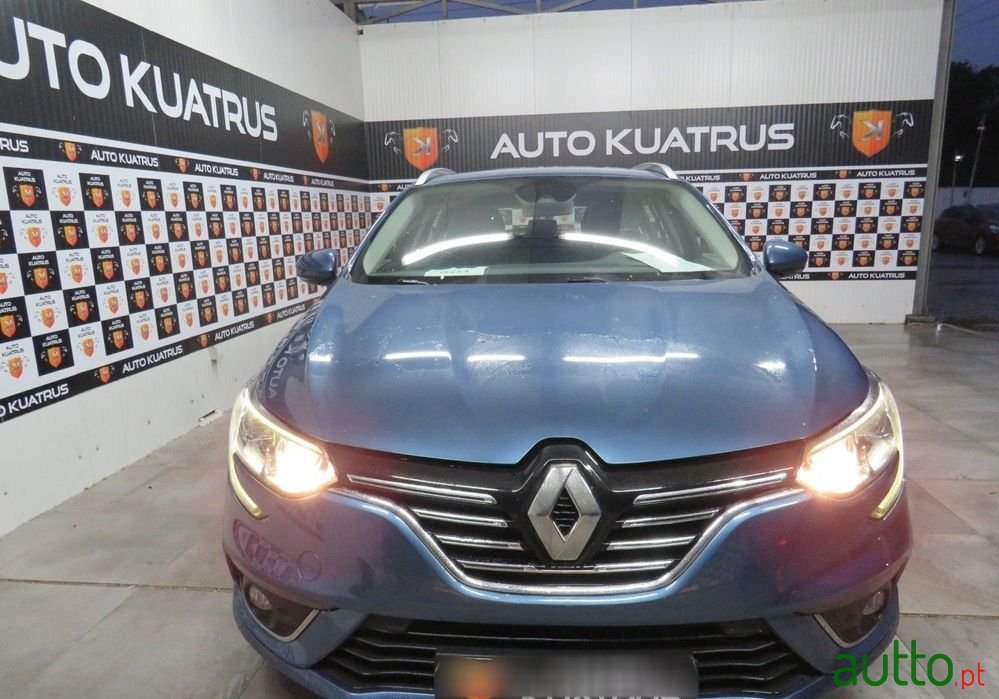 2018' Renault Megane Sport Tourer photo #2