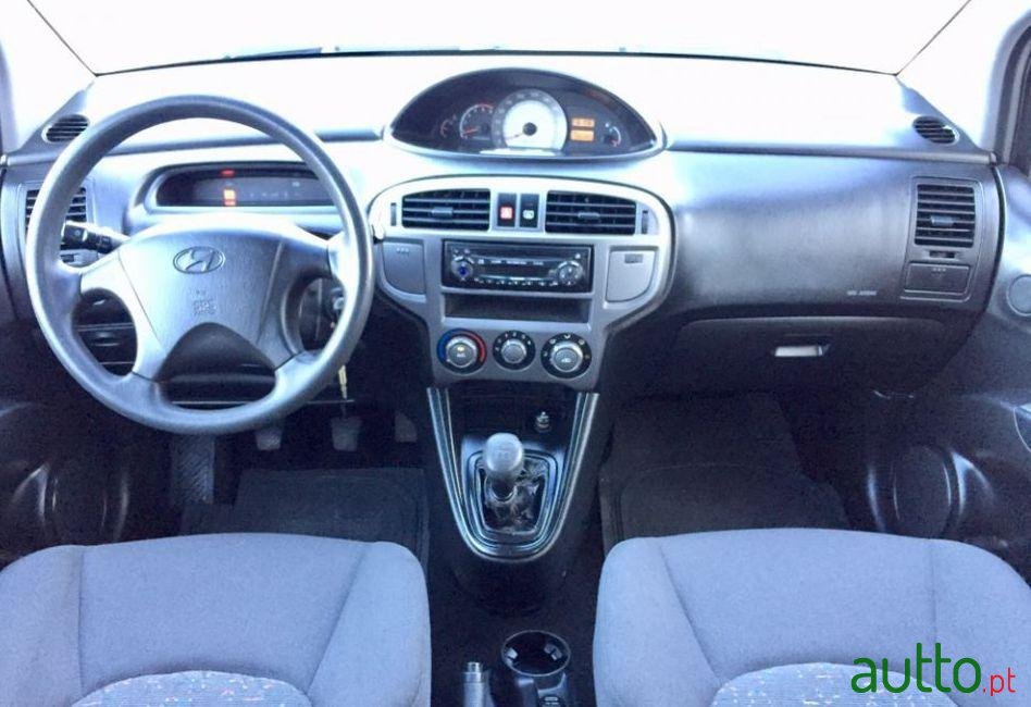 2001' Hyundai Matrix photo #2