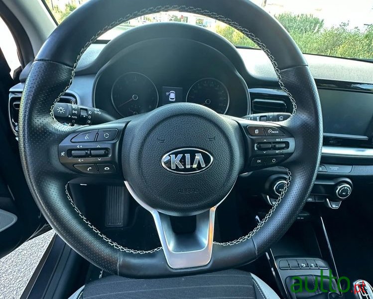 2020' Kia Stonic 1.0 T-Gdi Tech photo #4