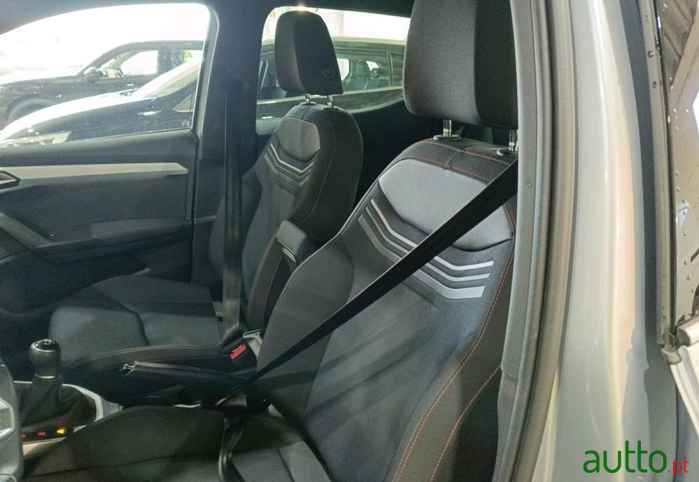 2021' SEAT Arona 1.0 Tsi Fr photo #5